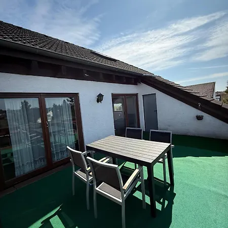 Heu1- Spacious With Terrace In Apartment Heusenstamm